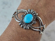 Load image into Gallery viewer, Womens Vintage Sterling Silver Southwestern Turquoise Cuff Bracelet 21.8g E603