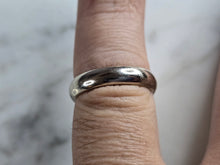 Load image into Gallery viewer, Womens Vintage Estate 14K White Gold Wedding Band Ring, 3.6g E6067