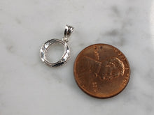 Load image into Gallery viewer, Womens Sterling Silver Initial Letter " O " Pendant 0.3g E6082