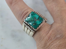 Load image into Gallery viewer, Mens Vintage Estate Sterling Silver Southwestern Turquoise Ring 12.4g E610