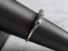 Load image into Gallery viewer, Womens Vintage Estate 10K White Gold Ring Diamond Ring, 3.0g, E6132