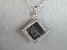 Load image into Gallery viewer, Womens Vintage Estate Sterling Silver Necklace w/ Floral Pendant 14.1g E6164