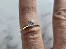 Load image into Gallery viewer, Womens Vintage Estate 14k Gold Diamond Engagement Ring 2.1g E6166
