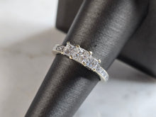 Load image into Gallery viewer, Womens Vintage Estate 14k White Gold Diamond Heart Ring 2.7g  E6169