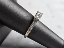 Load image into Gallery viewer, Womens Vintage Estate 14k White Gold Diamond Heart Ring 2.7g  E6169