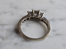 Load image into Gallery viewer, Womens Vintage Estate 14k White Gold Diamond Heart Ring 2.7g  E6169