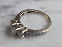Load image into Gallery viewer, Womens Vintage Estate 14k White Gold Diamond Heart Ring 2.7g  E6169