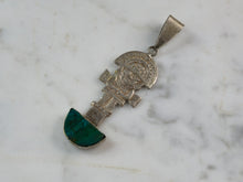 Load image into Gallery viewer, Womens Vintage Estate Sterling Silver Malachite Mayan Inca Pendant 8.2g E6170