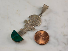 Load image into Gallery viewer, Womens Vintage Estate Sterling Silver Malachite Mayan Inca Pendant 8.2g E6170