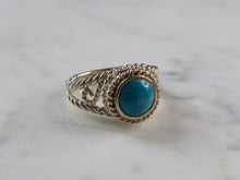 Load image into Gallery viewer, Womens Vintage Estate Sterling Silver Turquoise Ring 6.7g E6180