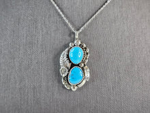 Load image into Gallery viewer, Womens Vintage Sterling Silver Southwestern Turquoise Pendant Necklace 7.1g E618