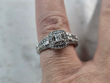 Load image into Gallery viewer, Womens Vintage Estate 10K White Gold Diamond Ring 5.1g E6227