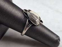 Load image into Gallery viewer, Womens Vintage Estate Sterling Silver Southwestern Style Ring 4.6g E624