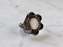 Load image into Gallery viewer, Womens Vintage Estate Sterling Silver Southwestern Style Ring 4.6g E624