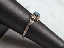 Load image into Gallery viewer, Womens Vintage Estate Sterling Silver Southwestern Turquoise Ring 1.6g E625