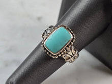 Load image into Gallery viewer, Womens Vintage Estate Sterling Silver Southwestern Turquoise Ring 5.8g E628