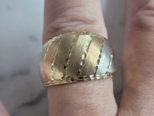 Load image into Gallery viewer, Womens Vintage Estate 14K Multi Tone Gold Ring 2.9g E6293