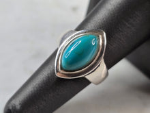 Load image into Gallery viewer, Womens Vintage Estate Sterling Silver Southwestern Turquoise Ring 5.9g E629