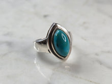 Load image into Gallery viewer, Womens Vintage Estate Sterling Silver Southwestern Turquoise Ring 5.9g E629