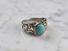 Load image into Gallery viewer, Womens Vintage Estate Sterling Silver Southwestern Turquoise Ring 4.5g E630