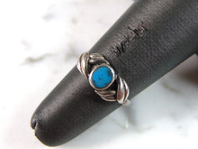 Load image into Gallery viewer, Womens Vintage Estate Sterling Silver Modernist Ring 1.5g E6329