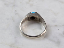 Load image into Gallery viewer, Womens Vintage Estate Sterling Silver Southwestern Turquoise Ring 3.5g E632