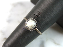 Load image into Gallery viewer, Womens Sterling Silver Modernist Ring 0.9g E6346