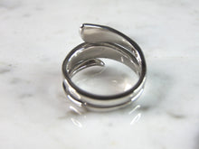 Load image into Gallery viewer, Womens Sterling Silver Modernist Opal Spiral Ring 3.8g E6373
