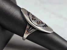 Load image into Gallery viewer, Womens Vintage Estate Sterling Silver Southwestern Navajo Ring 5.0g E637