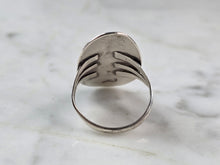 Load image into Gallery viewer, Womens Vintage Estate Sterling Silver Southwestern Navajo Ring 5.0g E637