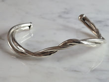 Load image into Gallery viewer, Womens Vintage Estate Sterling Silver Modernist Cuff Bracelet 13.6g E6384