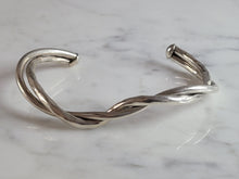 Load image into Gallery viewer, Womens Vintage Estate Sterling Silver Modernist Cuff Bracelet 13.6g E6384