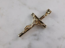 Load image into Gallery viewer, Womens Sterling Silver Gold Tone Religious Cross Necklace 6.0g E6399