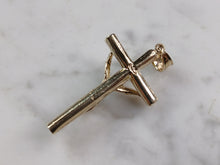 Load image into Gallery viewer, Womens Sterling Silver Gold Tone Religious Cross Necklace 6.0g E6399