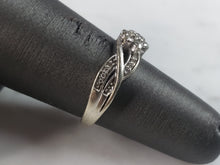 Load image into Gallery viewer, Womens Vintage Estate 10K White Gold Diamond Ring 2.3g E6403