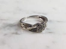 Load image into Gallery viewer, Womens Vintage Estate 10K White Gold Diamond Ring 2.3g E6403