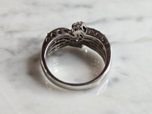 Load image into Gallery viewer, Womens Vintage Estate Sterling Silver Modernist Diamond Ribbon Ring 5.1g #E6416