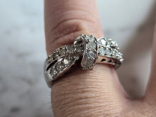 Load image into Gallery viewer, Womens Vintage Estate Sterling Silver Modernist Diamond Ribbon Ring 5.1g #E6416