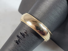 Load image into Gallery viewer, Mens Vintage Estate 14K Yellow Gold Wedding Band Ring 8.3g #E6509