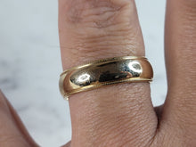 Load image into Gallery viewer, Mens Vintage Estate 14K Yellow Gold Wedding Band Ring 8.3g #E6509