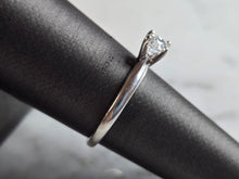 Load image into Gallery viewer, Womens Vintage Estate 14k White Gold Diamond Engagement Ring 2.3g E6520