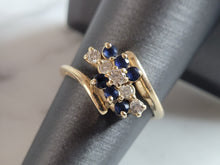 Load image into Gallery viewer, Womens Vintage Estate 14k Yellow Gold Diamond Sapphire Cluster Ring 3.4g E6523
