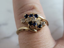 Load image into Gallery viewer, Womens Vintage Estate 14k Yellow Gold Diamond Sapphire Cluster Ring 3.4g E6523