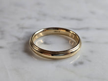 Load image into Gallery viewer, Mens Vintage Estate 14k Yellow Gold Wedding Band Ring 5.8g #E6533