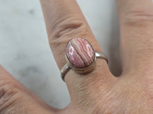 Load image into Gallery viewer, Womens Vintage Estate Sterling Silver Rhodochrosite Ring 5.0g E6535