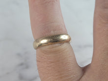 Load image into Gallery viewer, Womens Vintage Estate 14k Yellow Gold Wedding Band Ring 4.1g #E6538