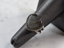 Load image into Gallery viewer, Womens Vintage Estate Sterling Silver Labradorite Heart Ring 4.4g E6540