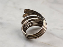 Load image into Gallery viewer, Womens Estate Sterling Silver Modernist Ring 6.3g E6547