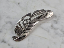 Load image into Gallery viewer, Womens Vintage Estate Sterling Silver Native American Feather Brooch 13.1g E655