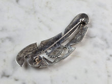Load image into Gallery viewer, Womens Vintage Estate Sterling Silver Native American Feather Brooch 13.1g E655
